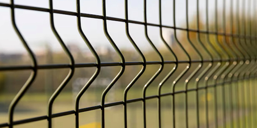 3D забор с полимерным покрытием или оцинкованный — что лучше?